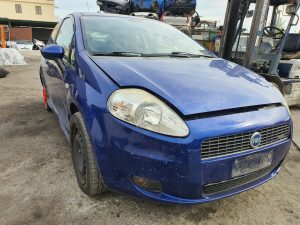 Scopri di più sull'articolo FIAT GRANDE PUNTO, versione 3 porte, 1.4 a benzina, disponibile nel nostro autoparco di demolizione per la vendita dei ricambi usati; info solo telefonando al 348 58 46 422.