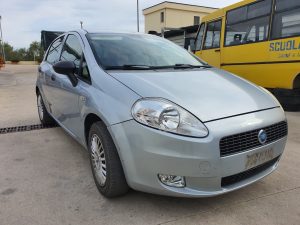 Scopri di più sull'articolo FIAT GRANDE PUNTO, versione 5 porte, 1.3 Multijet, disponibile nel nostro autoparco di demolizione per la vendita dei ricambi usati; info solo telefonando al 348 58 46 422.