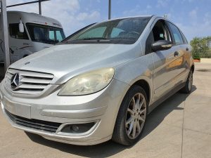 Scopri di più sull'articolo MERCEDES CLASSE B disponibile nel nostro autoparco di demolizione per la vendita dei ricambi usati; info solo telefonando al 348 58 46 422.