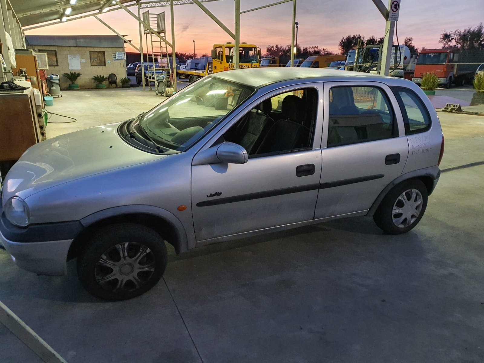 Scopri di più sull'articolo Opel Corsa 1.2 benzina disponibile nel nostro autoparco di demolizione per la vendita dei ricambi usati; info solo telefonando al 348 58 46 422.