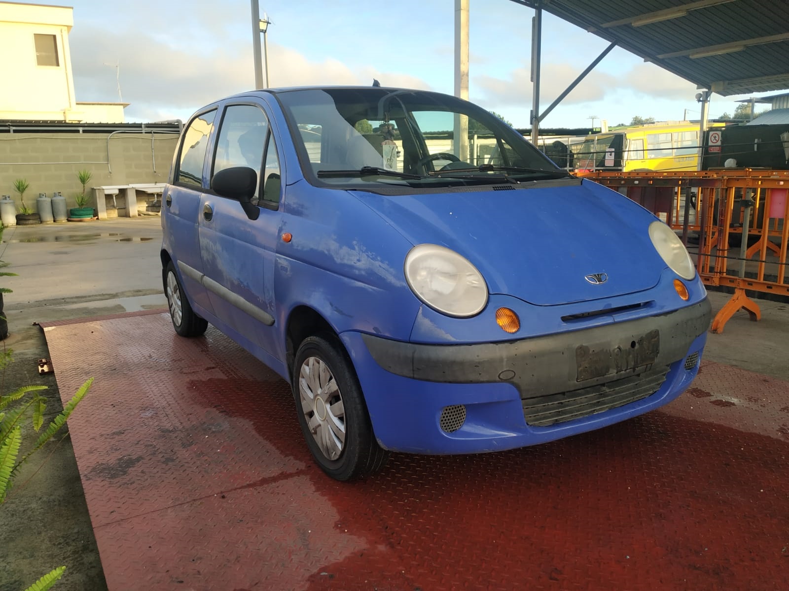 Al momento stai visualizzando Chevrolet matiz disponibile nel nostro autoparco di demolizione per la vendita di ricambi usati. Info solo telefonando al 3485846422.