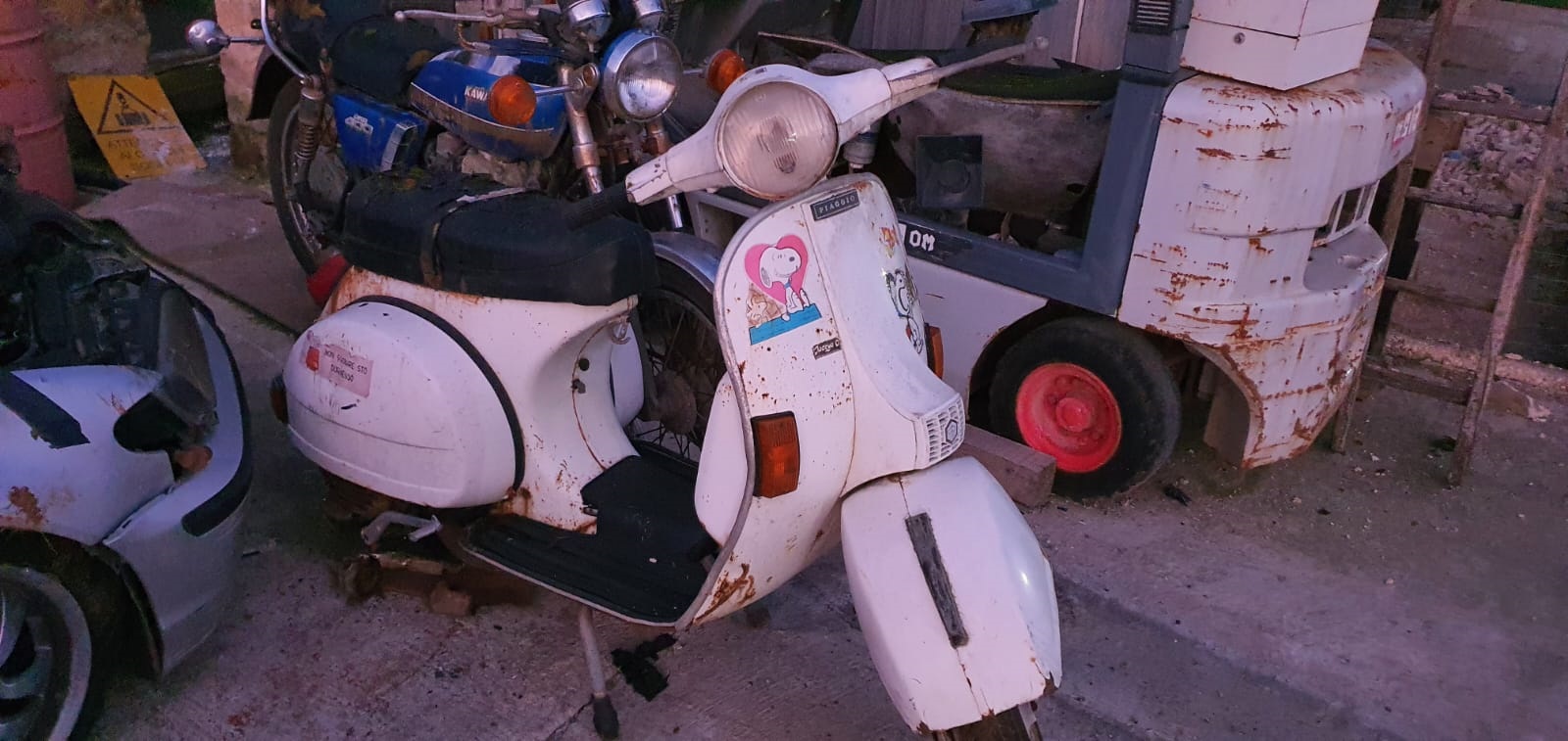 Al momento stai visualizzando Piaggio vespa px disponibile nel nostro autoparco di demolizione per la vendita dei ricambi usati; info solo telefonando al 3485846422.