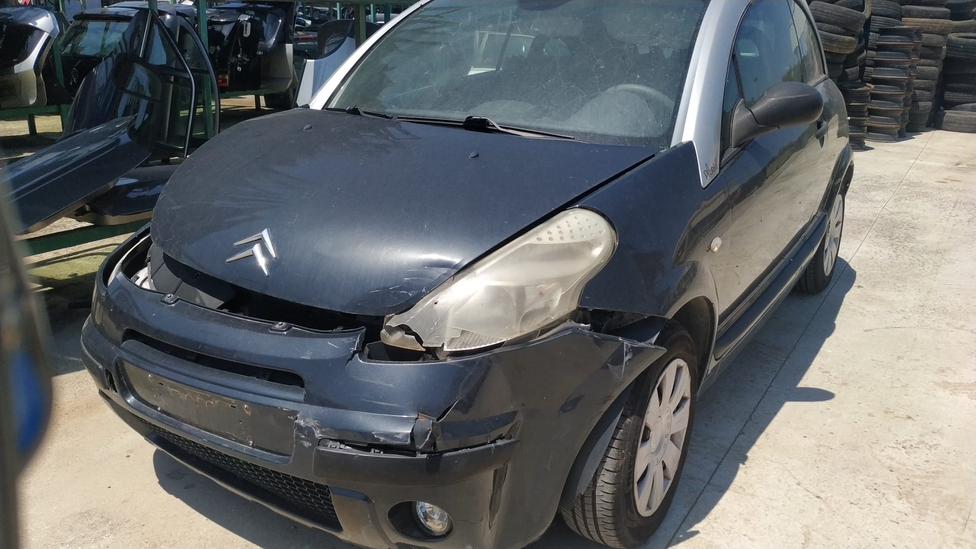 Scopri di più sull'articolo Citroen C3 Pluriel del 2004 disponibile nel nostro autoparco di demolizione per la vendita dei ricambi usati. Info solo telefonando al 348 5846422. Universal Car di Nicola Ladisa.